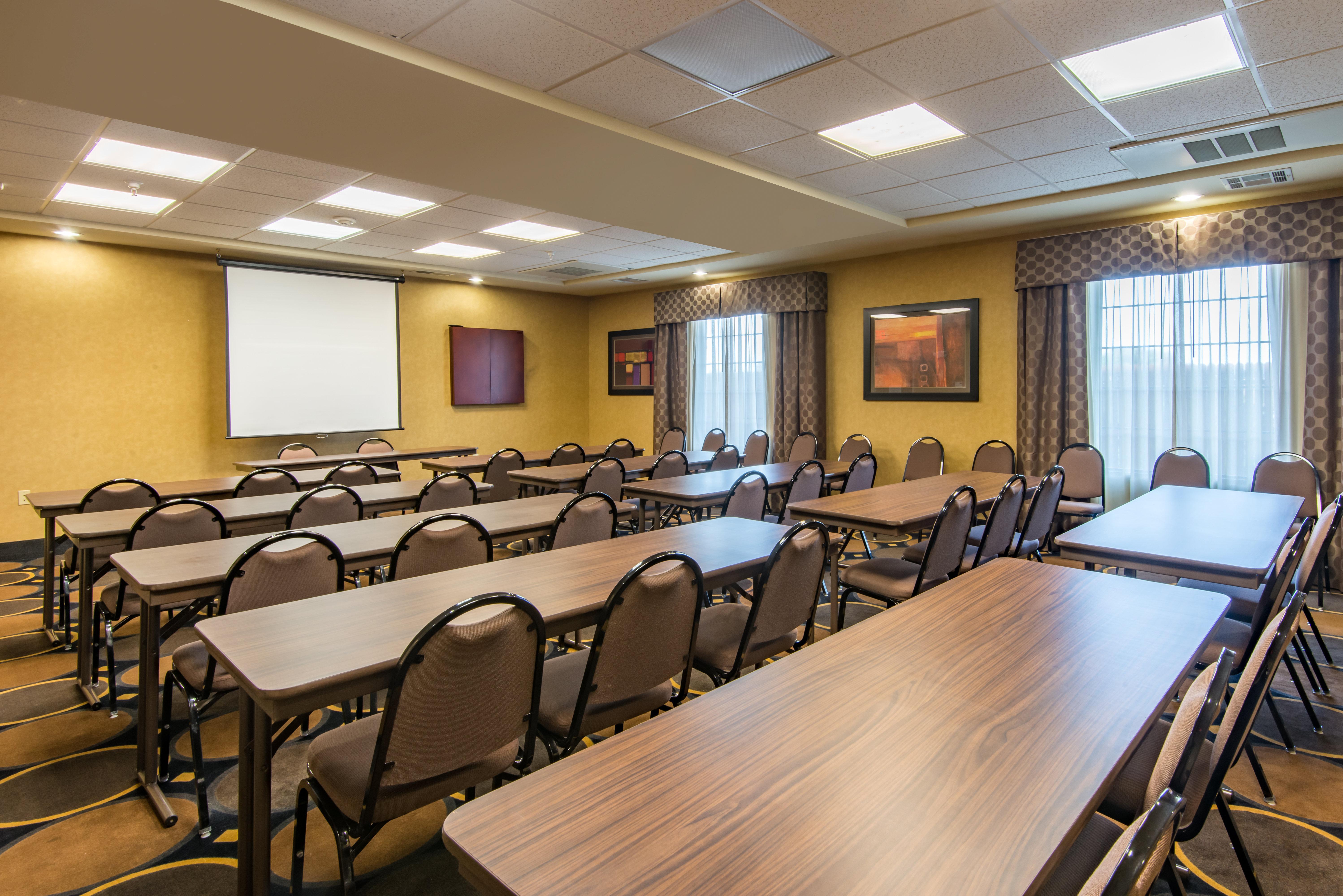 Holiday Inn Express & Suites Clovis By Ihg Exterior photo
