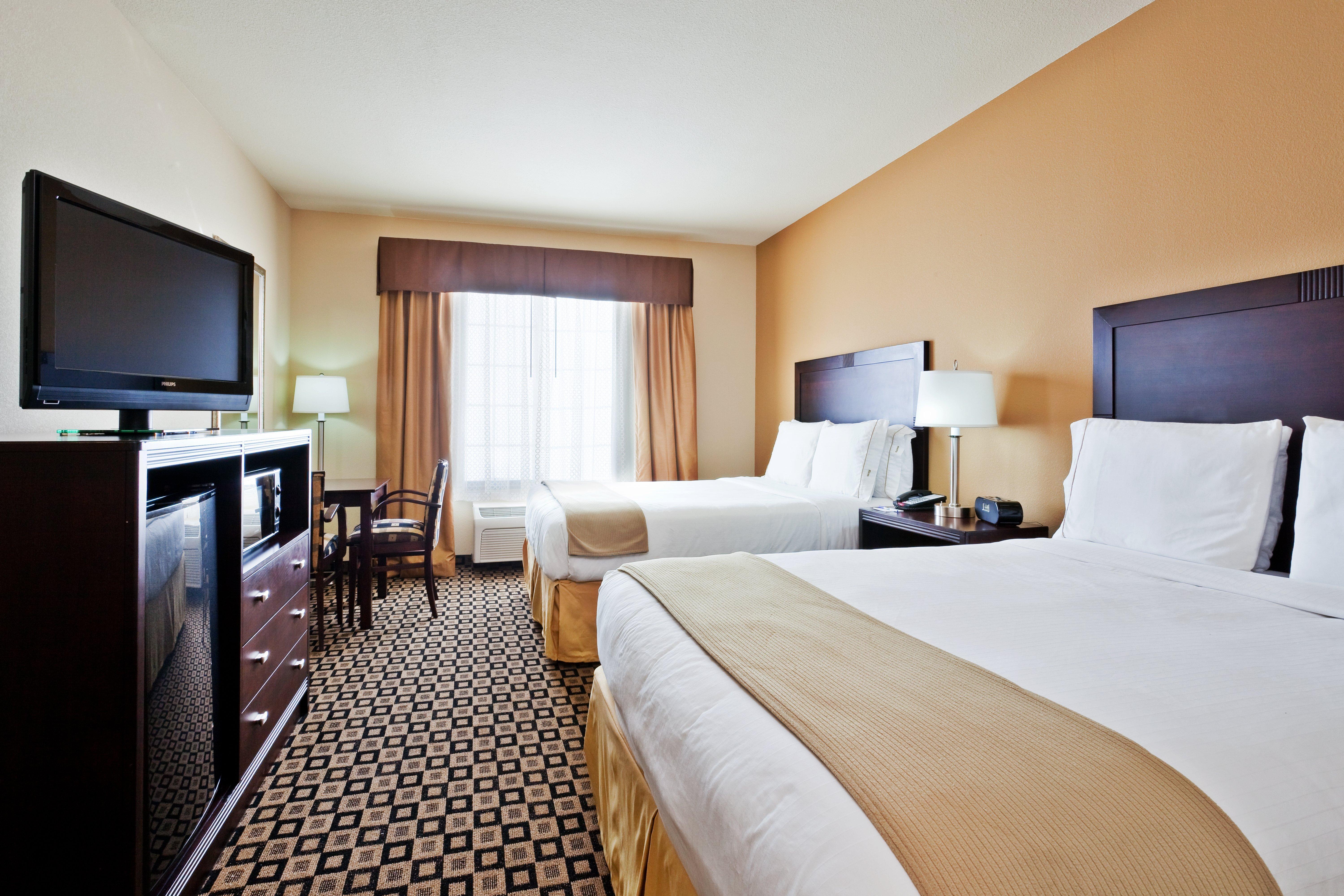 Holiday Inn Express & Suites Clovis By Ihg Exterior photo
