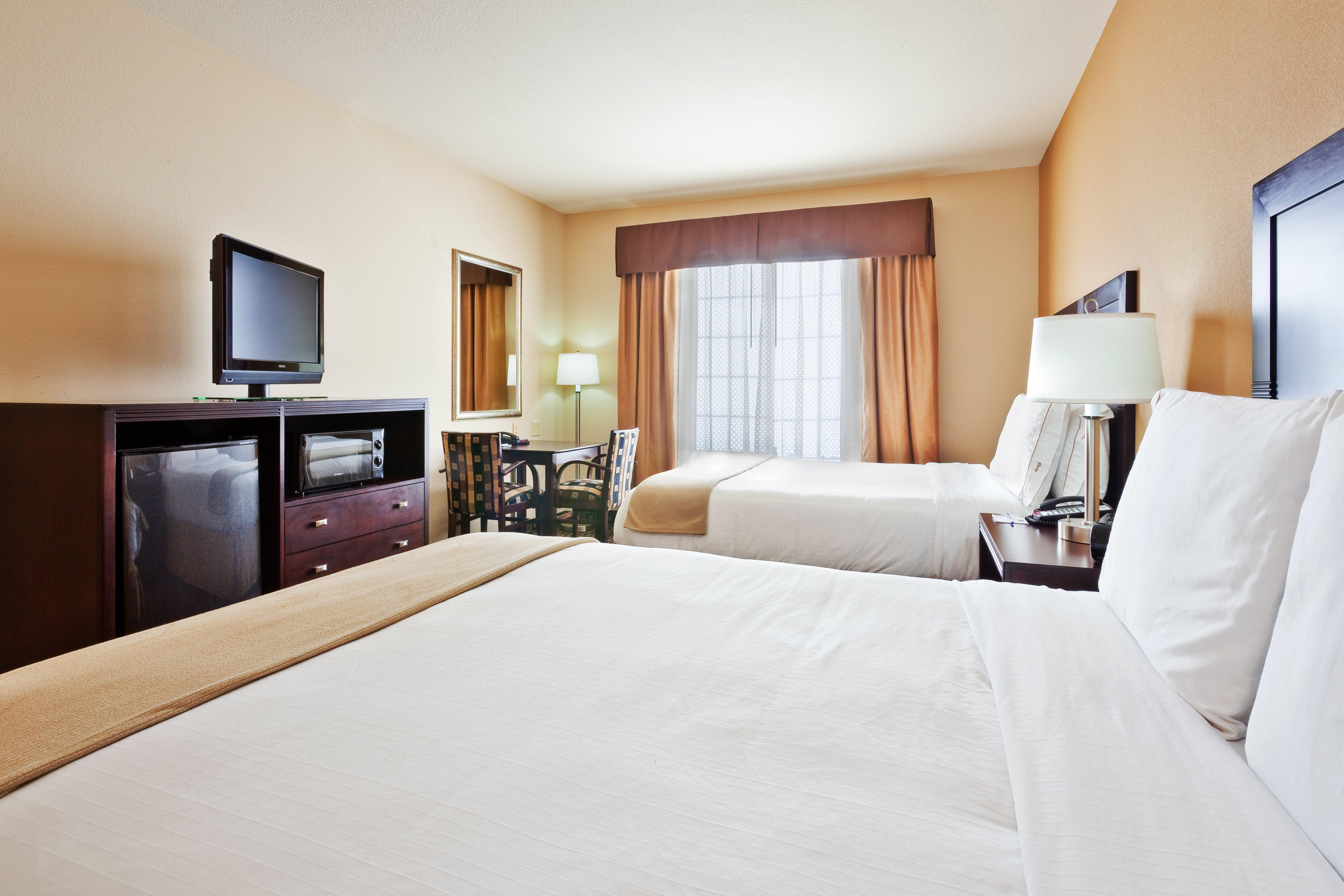 Holiday Inn Express & Suites Clovis By Ihg Exterior photo