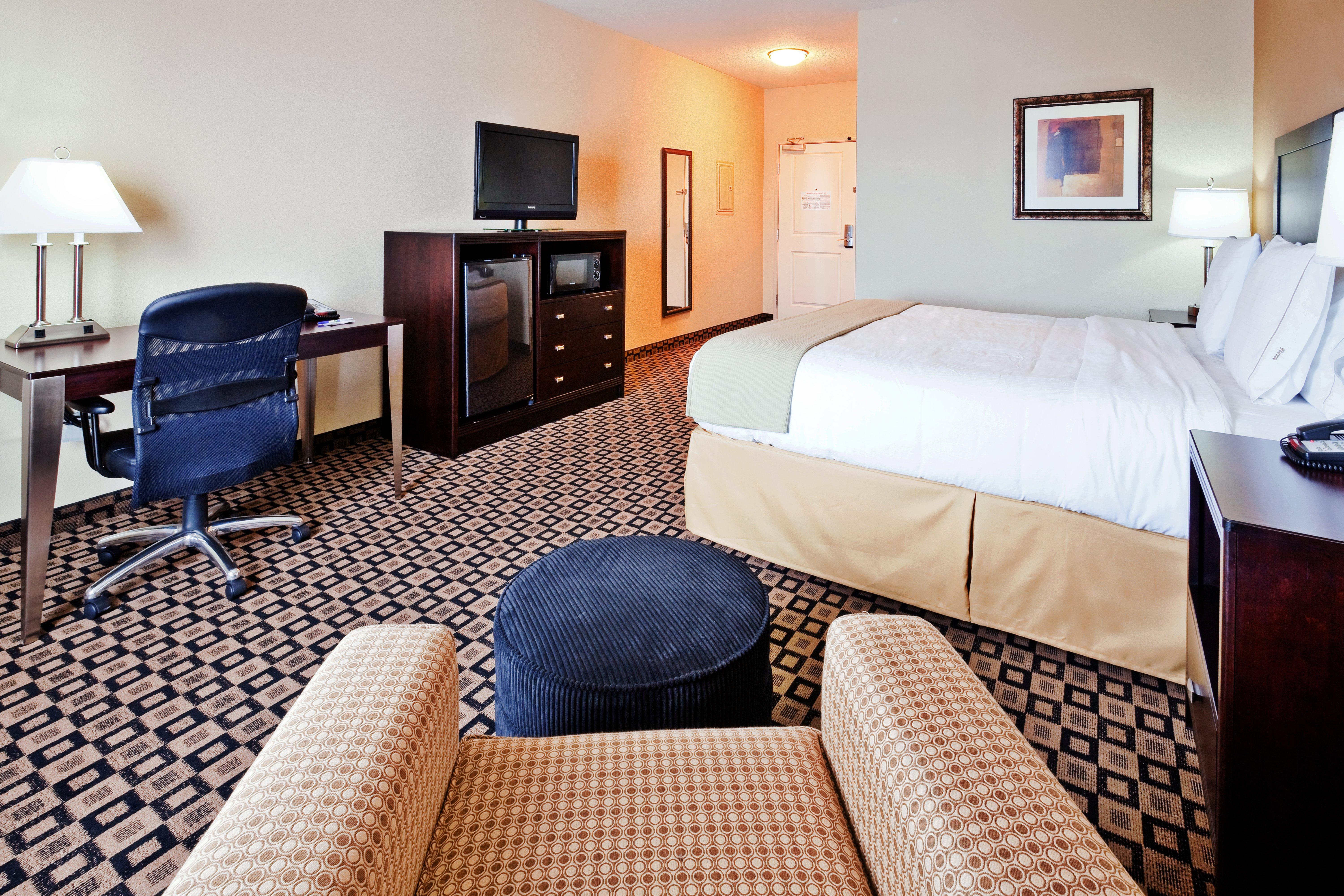 Holiday Inn Express & Suites Clovis By Ihg Exterior photo