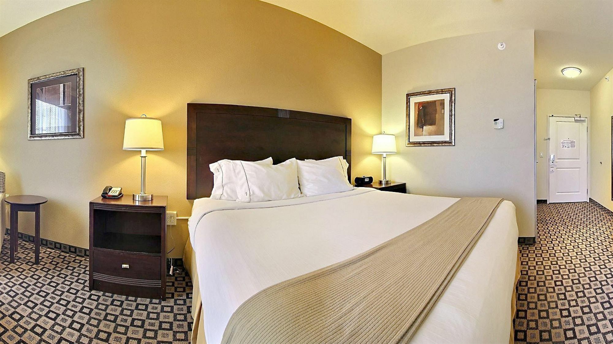 Holiday Inn Express & Suites Clovis By Ihg Exterior photo